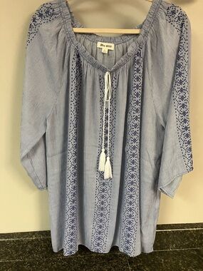 3/28  blue mood blue and white blouse shirt 3x